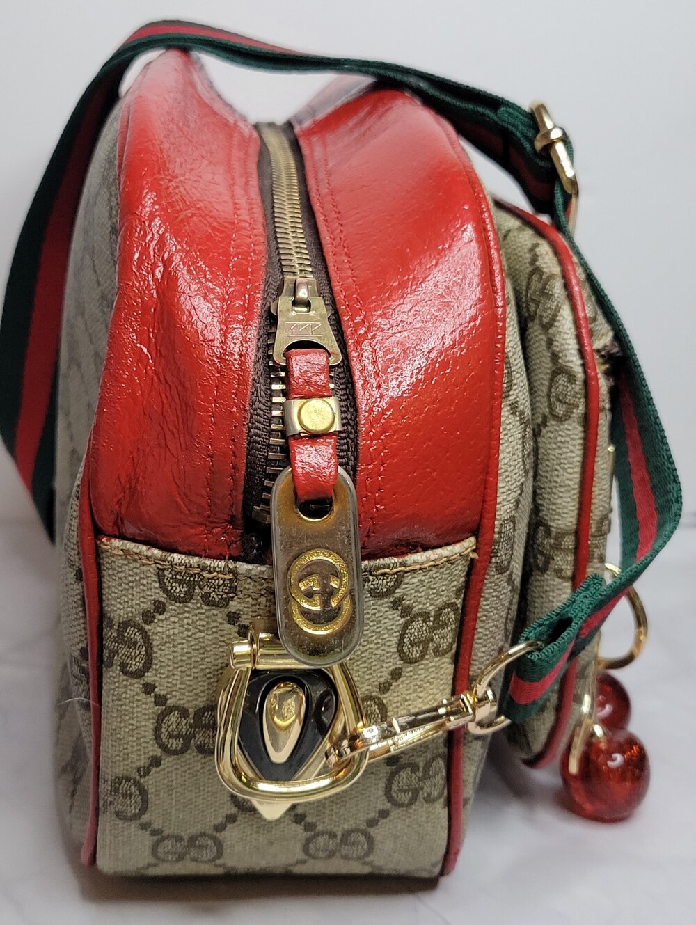 GUARANTEED AUTHENTIC/VINTAGE 1970s GUCCI, CROSSBODY 10" X 7" X 3" - Picture 3 of 13
